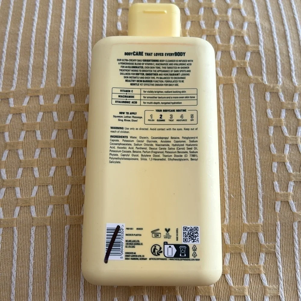 Isle of Paradise Brilliantly Bright Body Cleansing Wash with Vitamin C / SEALED